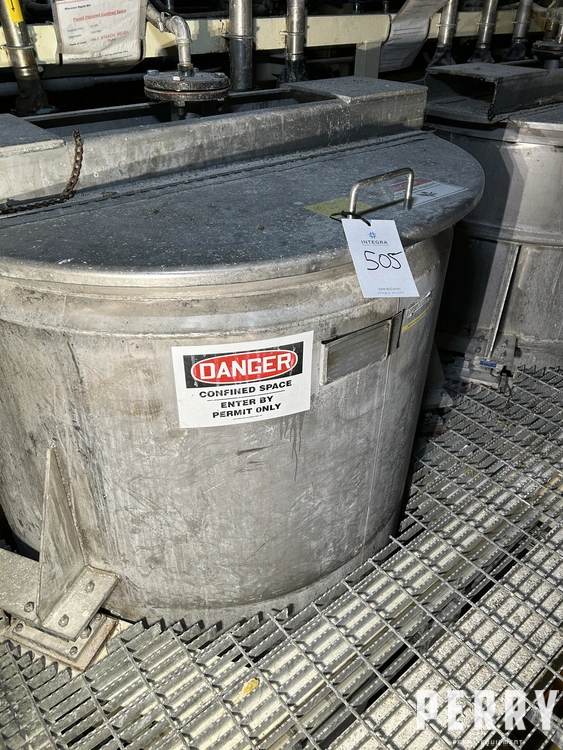 1993 STAINLESS STEEL TANK 850 GALLON Stainless Steel Tanks | Perry Equipment