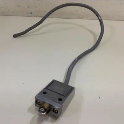 USED OMRON D4C-9049