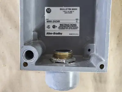 NEW ALLEN-BRADLEY 800H-R3HA4RL