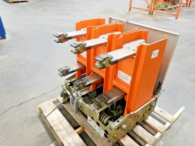 Used GE VB 7.2-500-3 Circuit Breakers Ohio US | Equipment Recovery Corp. #1330893