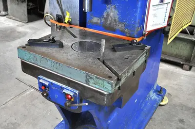 USED WEINGARTEN AR 63 TON