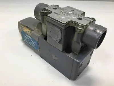 USED SPERRY VICKERS DG4V30BPLT10LHJAS310