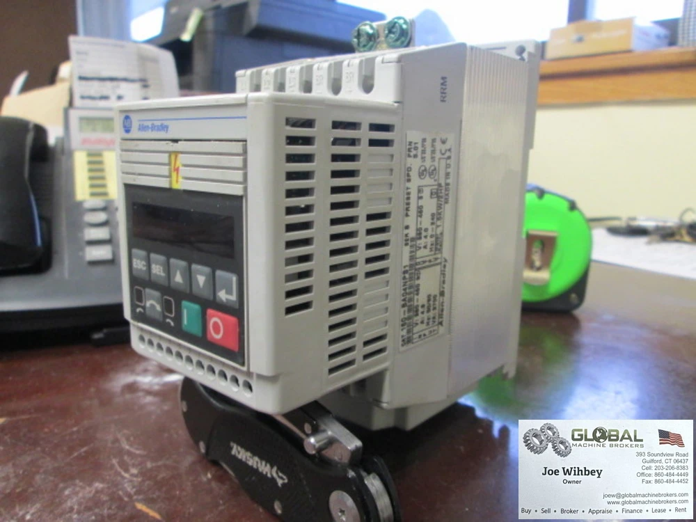 Allen Bradley 160-BA04NPS1 Series B 380-460V 3Ph 2HP Variable Speed Drive