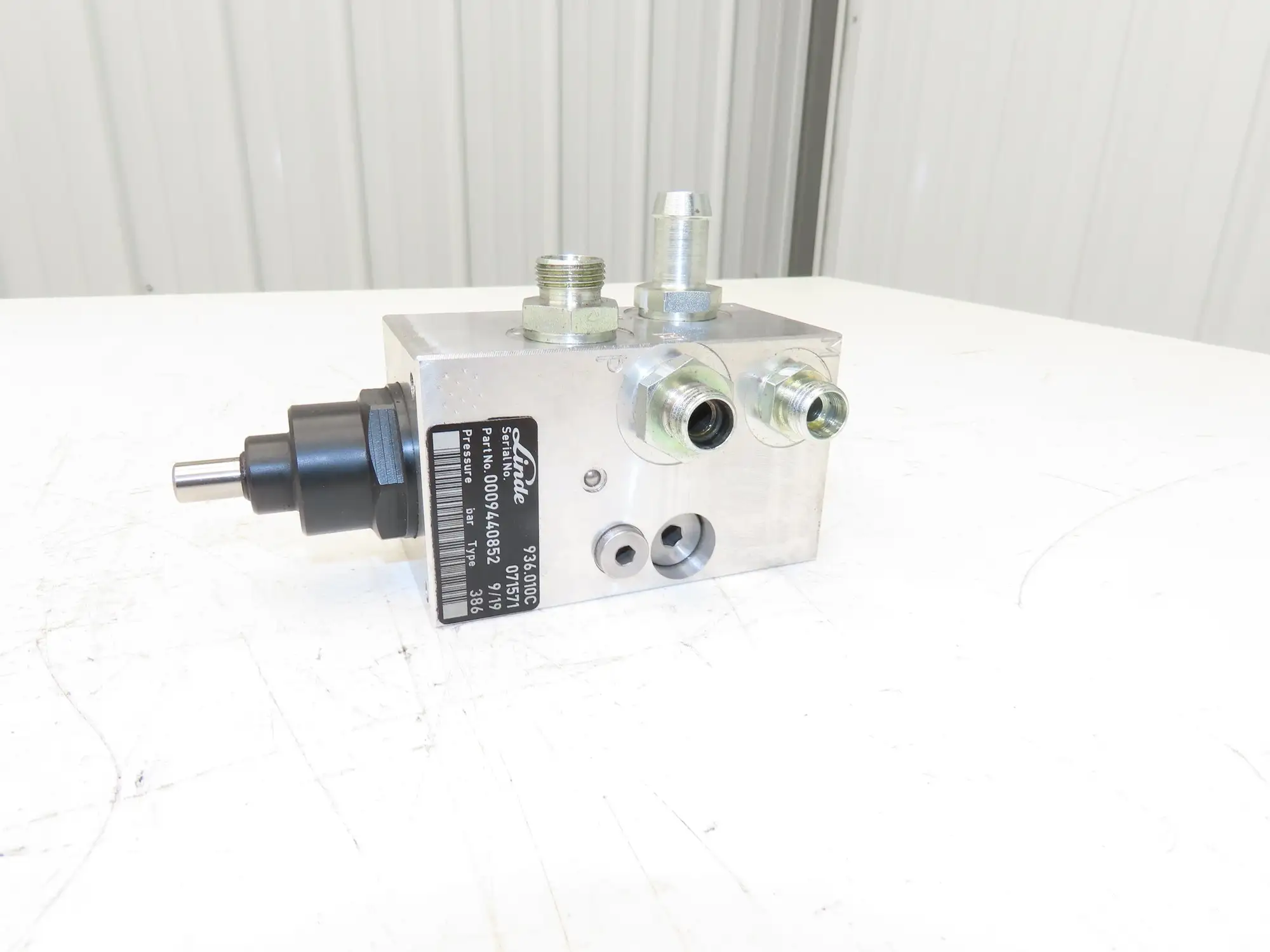 Linde 0009440852 Electric Forklift Brake Control Valve Removed From E20C