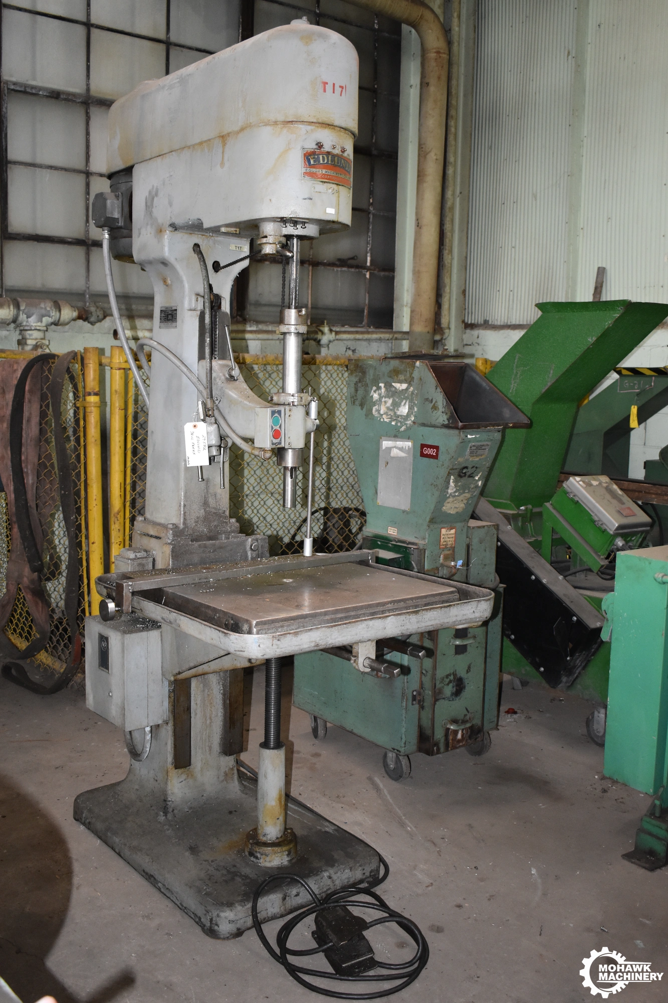 30" EDLUND "2F15" SINGLE-SPINDLE FLOOR TYPE DRILL PRESS w/ADJUSTABLE TABLE - MANUAL DOWN FEED - 1-1/2 HP MOTOR