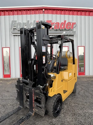USED 2006 CAT GC40K
