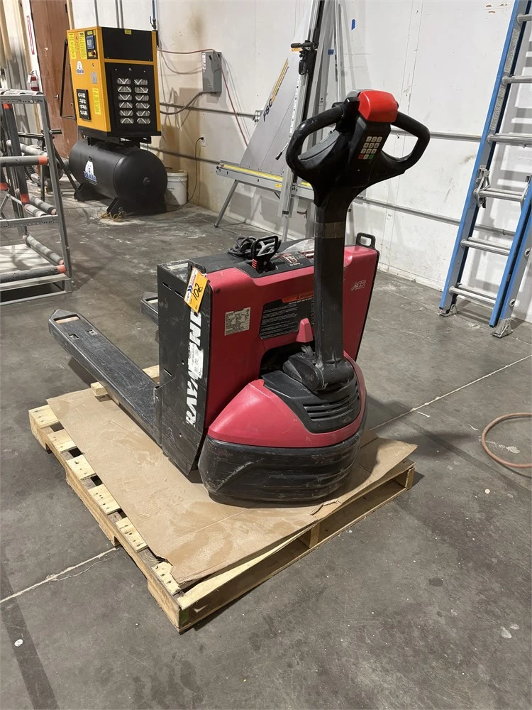 Used RAYMOND "8210" Pallet Jacks Texas US | MachineryMax #1486558