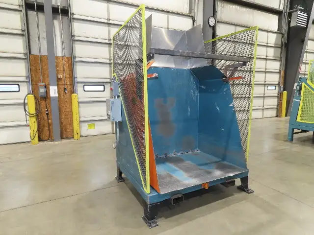 Used UNA-DYN _UNKNOWN_ Hoppers Indiana US | Arrow Industrial #1366951