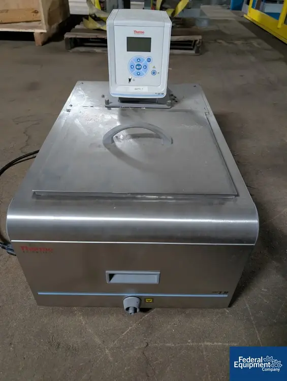 Used Thermo Scientific Thermo Scientific HAAKE S30 Heated Circulating Water Bath with SC100 Digital Circulator Lab Water Baths Michigan US | Federal Equipment Company #1512802