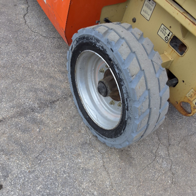 USED 2014 JLG 4069LE