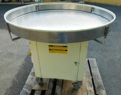 USED 48" ACCUMULATOR 48" TABLE