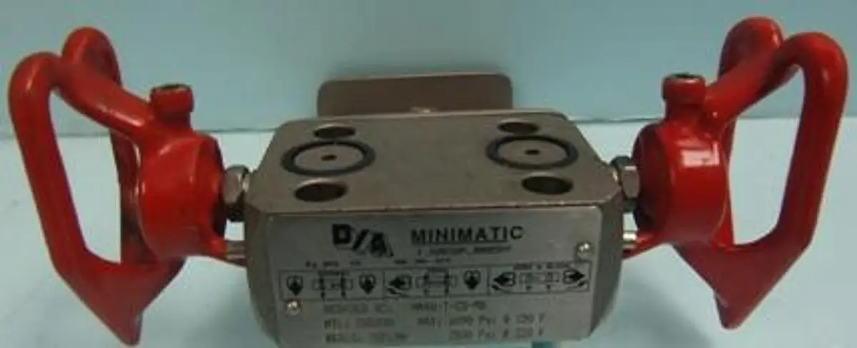 QTY. 1. D/A MFG. CO. MINI MATIC 3 FUNCTION MANIFOL...