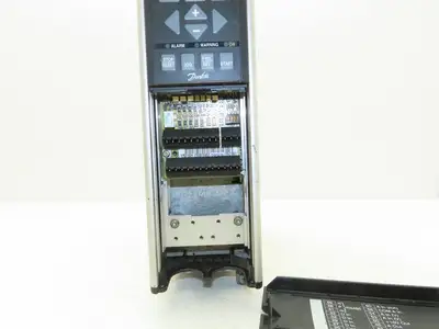 Danfoss VLT5004 Variable Speed AC Drive 2.2kW 3Hp 380-440V 460-500V 3PH 0-1000Hz