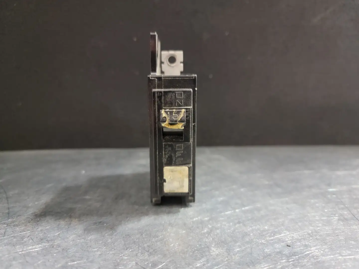 15 Amp, 1 Pole, 240 volts Circuit Breaker