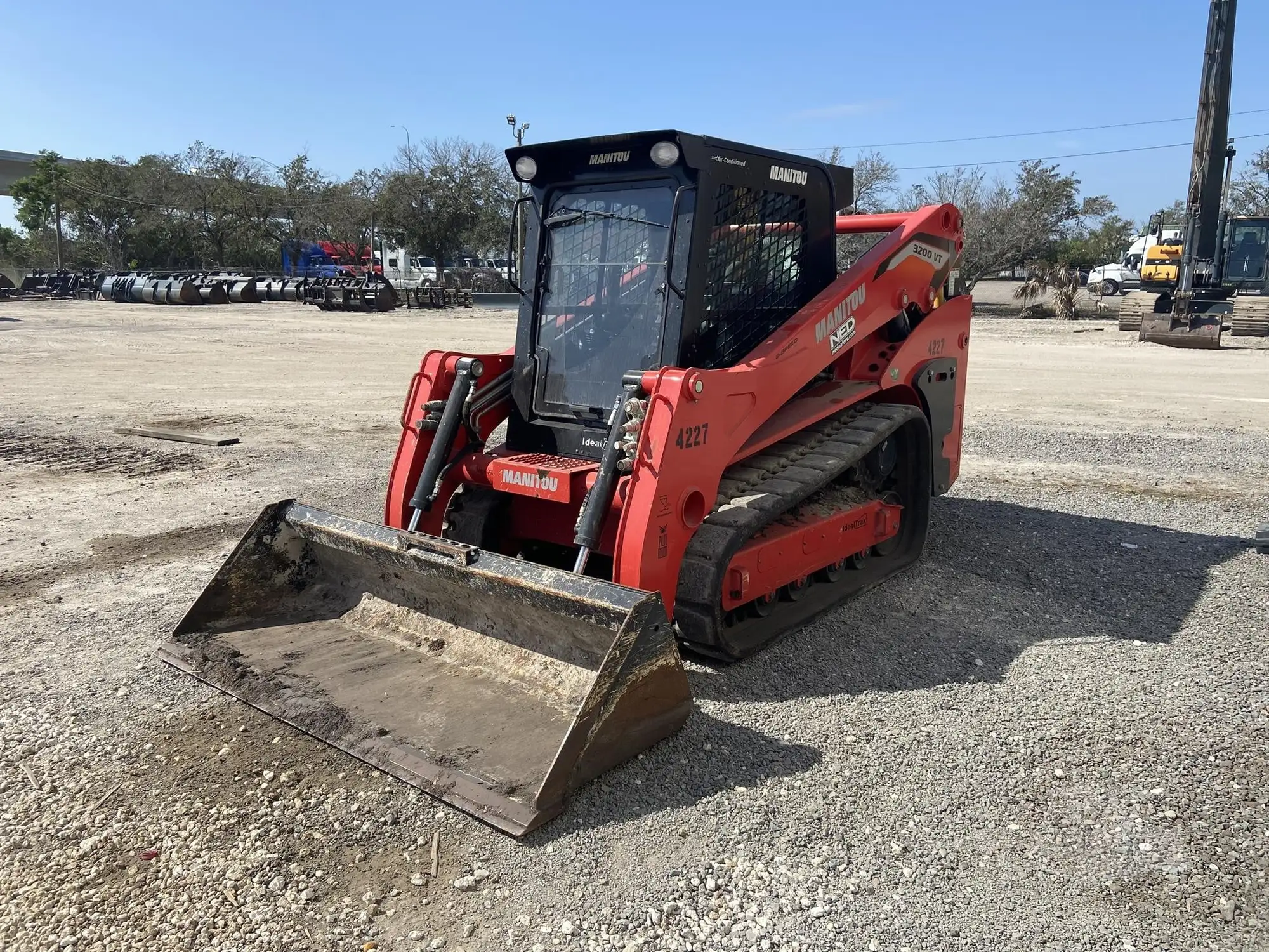 Used 2023 MANITOU 3200VT Compact Track Loaders Florida US | National Equipment Dealers #1422742