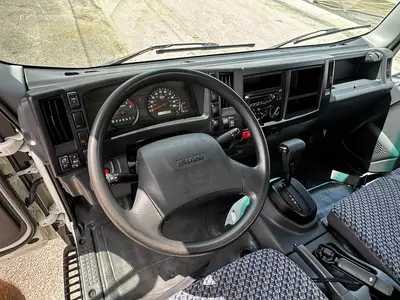 Used 2023 ISUZU NPR HD Box trucks Florida US | Truck and Van Outlet #1509136