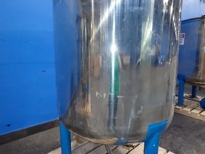 400 Gallons S/s Tank W/agitator
