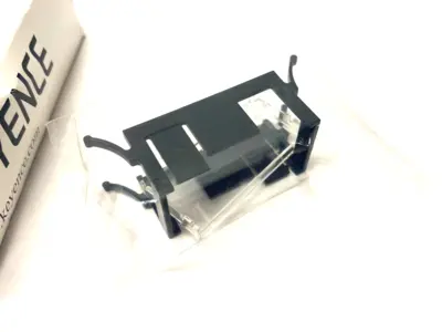 USED KEYENCE PANEL MOUNT BRACKET SET