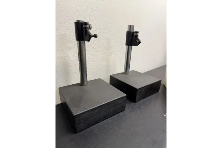 Used _UNKNOWN_ _UNKNOWN_ Stands California US | KD Auctions #1359465