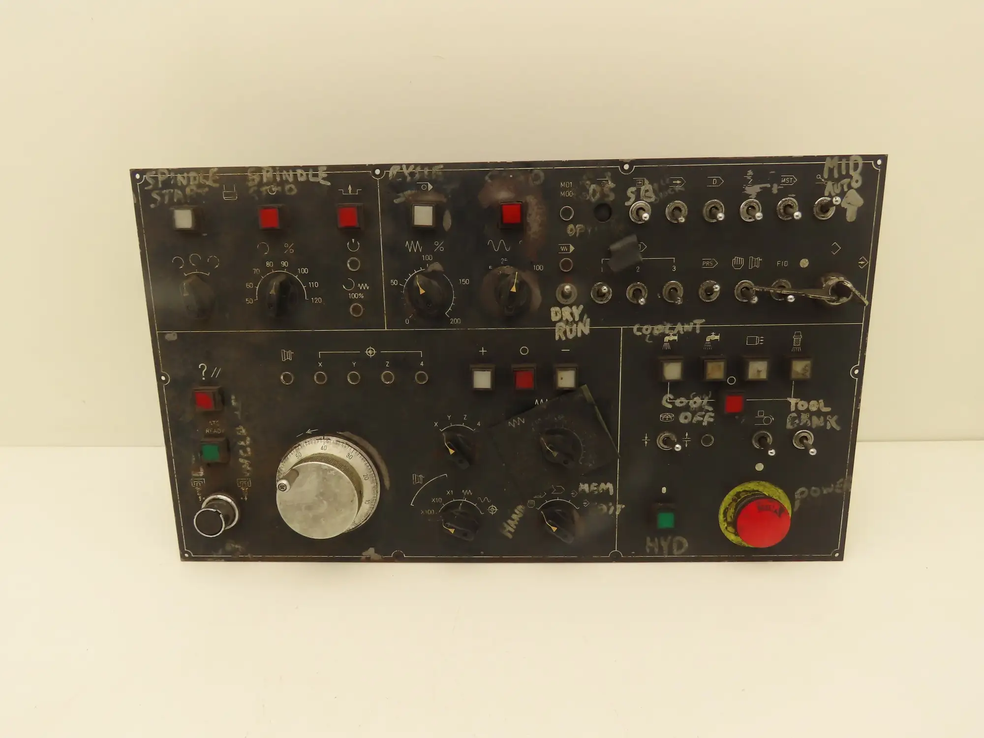 Fanuc A13L-0040-C200 CNC Spindle Operator Control with Panel Pulse Generator