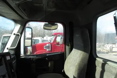 Used 2016 FREIGHTLINER CORONADO 122 Conventional trucks Manitoba CA | Conquest Truck & Auto Sales #1421347
