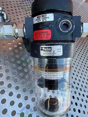 USED PARKER 06E21A13AA PNEUMATIC FILTER REGULATOR W/ GAUGE 0-160PSI, VALVE