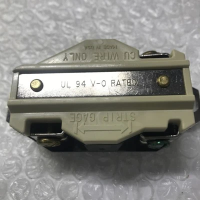 *New Leviton 2320 20 Amp, 250 Volt, Flush Mounting Locking Receptacle, Grounding