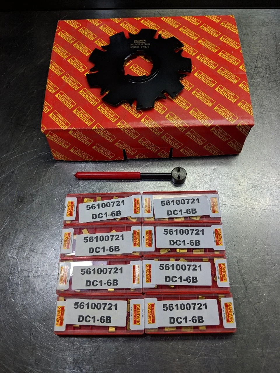 Sandvik 5.5" Slot Mill Cutter 1.5" Arbor w/ 60 Inserts X021000X (LOC235)