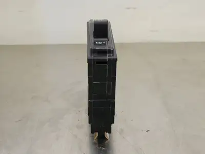 NEW SQUARE D QO120