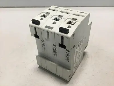 USED ALLEN BRADLEY 1492-SP3C200 SER C