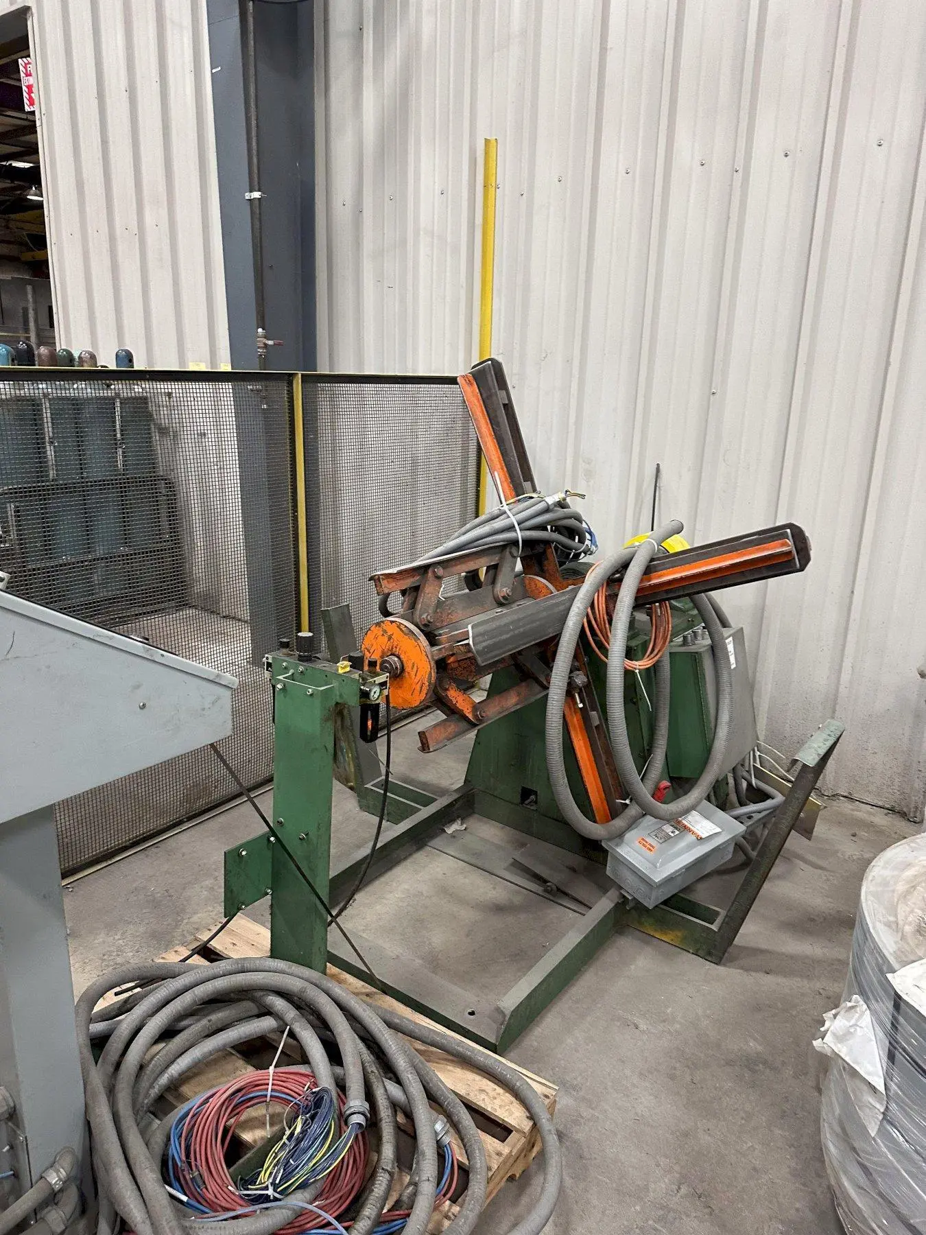 5,000 LB X 24" X 60" OD BRADBURY MOTORIZED COIL REEL UNCOILER: YOBRO #24950