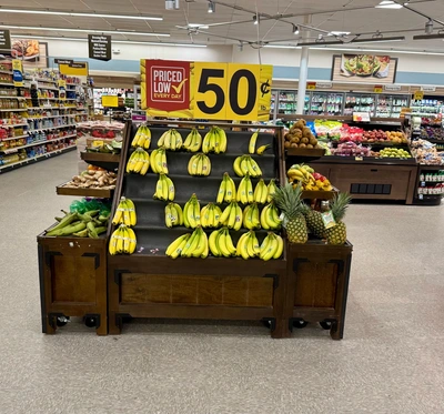 Banana /Produce Merchandiser – 8′ Display With End Caps