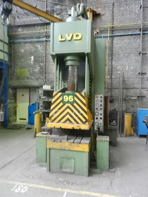 USED LVD EMC 200 TON