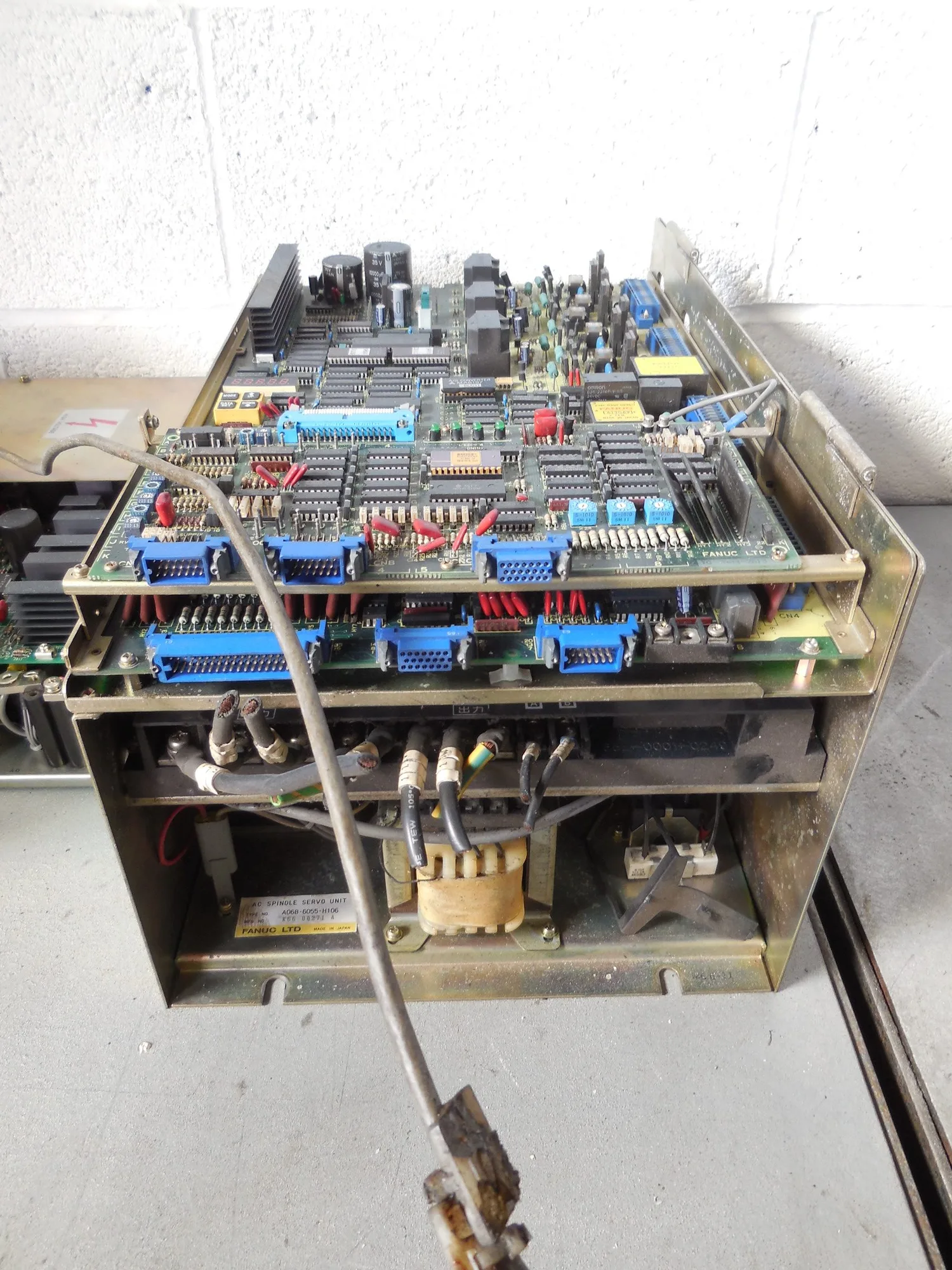 (REF 124) FANUC SPINDLE SERVO UNIT A06B-6055-H106