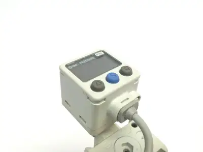 IR1020-N01B / ISE40A-N01-T-P | SMC IR1020-N01B Regulator w/ ISE40A-N01-T-P Digital Pressure Switch - Used