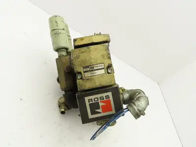 Ross W7076C4332 Pneumatic Directional 5/2 Double Solenoid Valve 24VDC