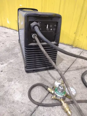 MILLER DYNASTY 210 WELDER: YOBRO #24833