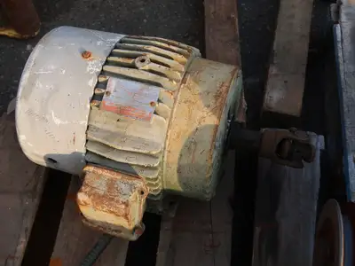 7.5 hp, 230/460 volts, 1760 rpm, 213T Electric Motor