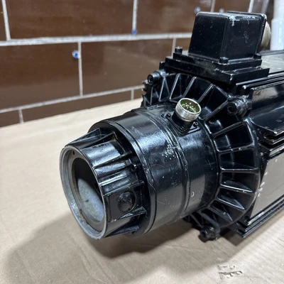 USED Indramat Bosch Group MAC112C-0-ED-4-C/130-A-1/WI520LX/S05