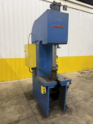 25 TON HANNIFIN C-FRAME HYDRAULIC PRESS: YOBRO #24741