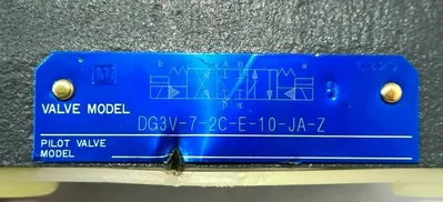 NEW TOKIMEC DG3V-7-2C-E-10-JA-Z PILOT VALVE DG3V72CE10JAZ