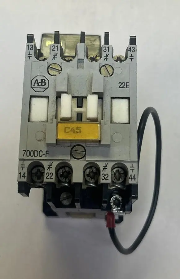 USED ALLEN-BRADLEY 700DC-F220