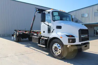New | in-Stock 2025 MACK MD6 Hooklifts & Roll-Offs Texas US | Roll Off Truck World #1491908