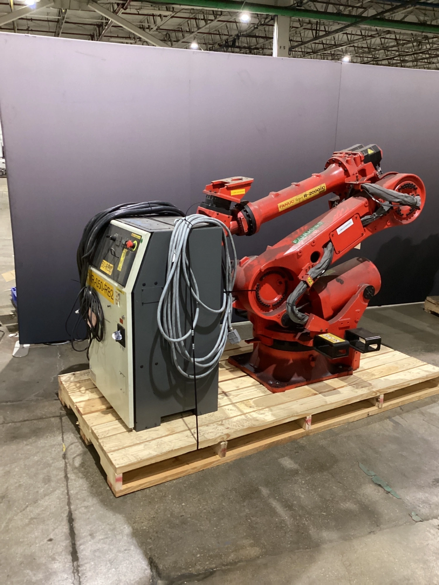 USED 2017 FANUC R-2000IC/210F