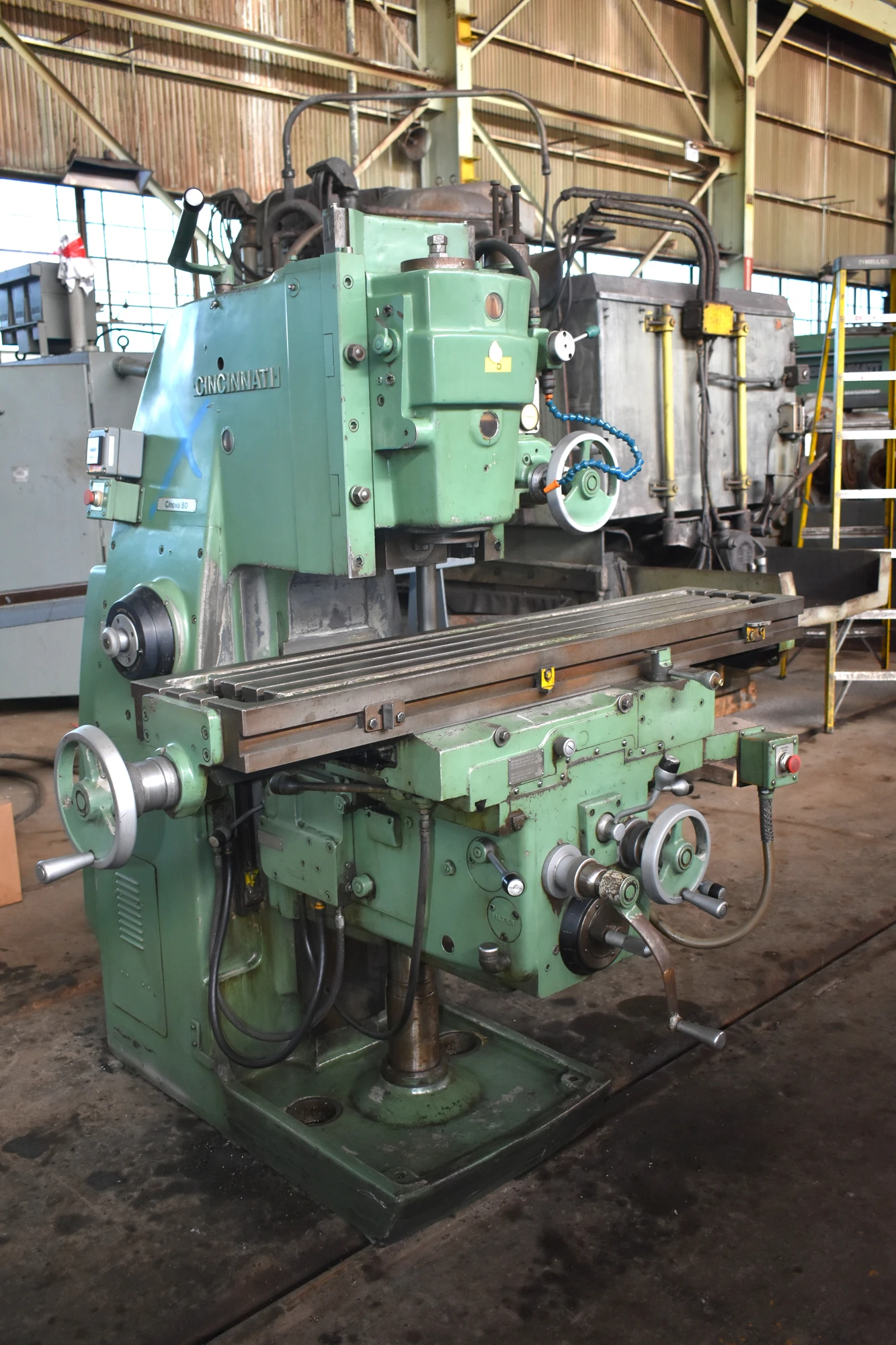 USED CINCINNATI MILACRON 205-12