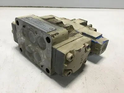 USED VICKERS DG5V-7-33C-T-PL-T-10-JA