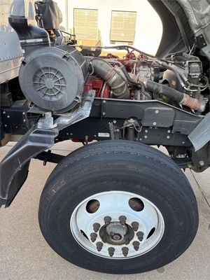 Used 2022 ISUZU "FTR" VAN BODY TRUCK - DIESEL (2022) Box trucks Texas US | MachineryMax #1488294