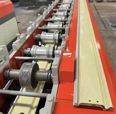 Shutter Door Roll Forming Machine in Ecuador
