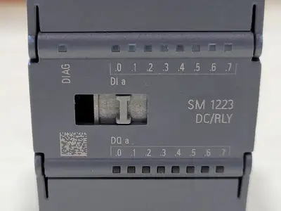 USED SIEMENS 6ES7 223-1PH32-0XB0