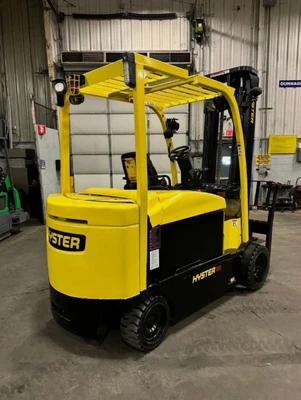 USED 2016 HYSTER E120XN